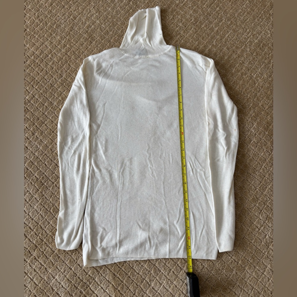 Ann Taylor thin off white turtleneck